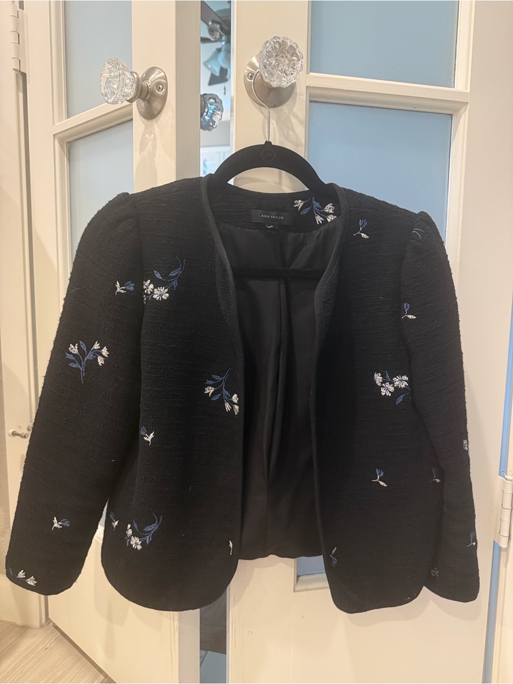 Ann Taylor embroidered puff sleeve jacket